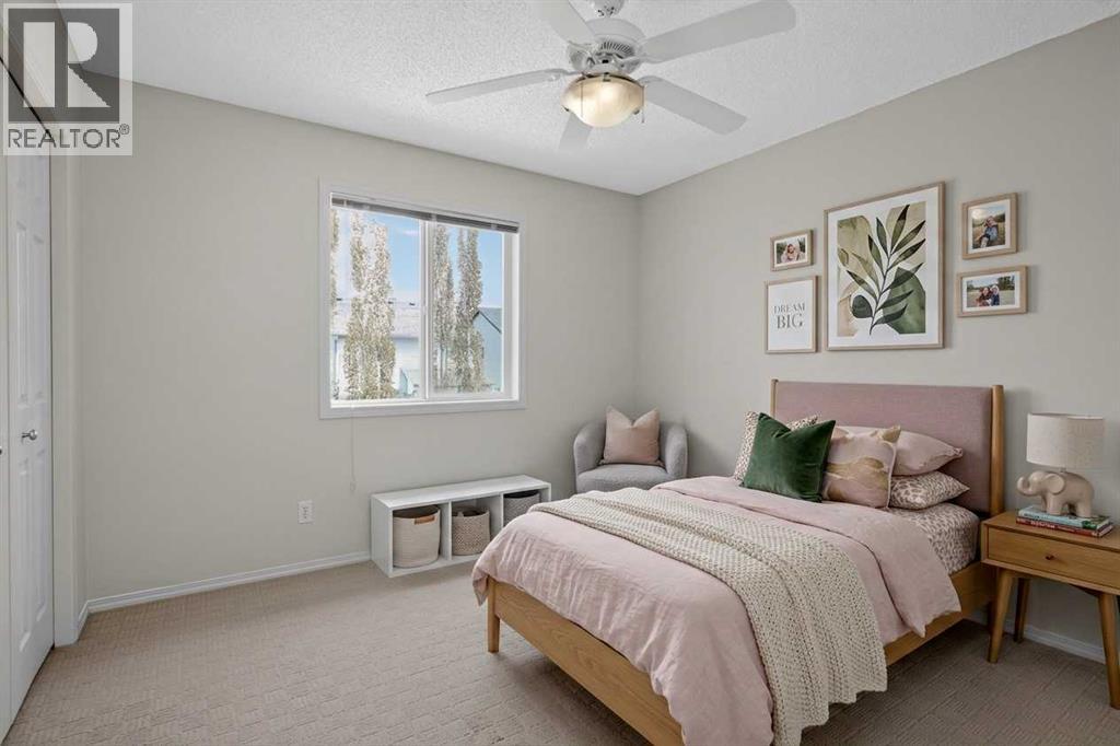 98 Cougarstone Close SW - 4
