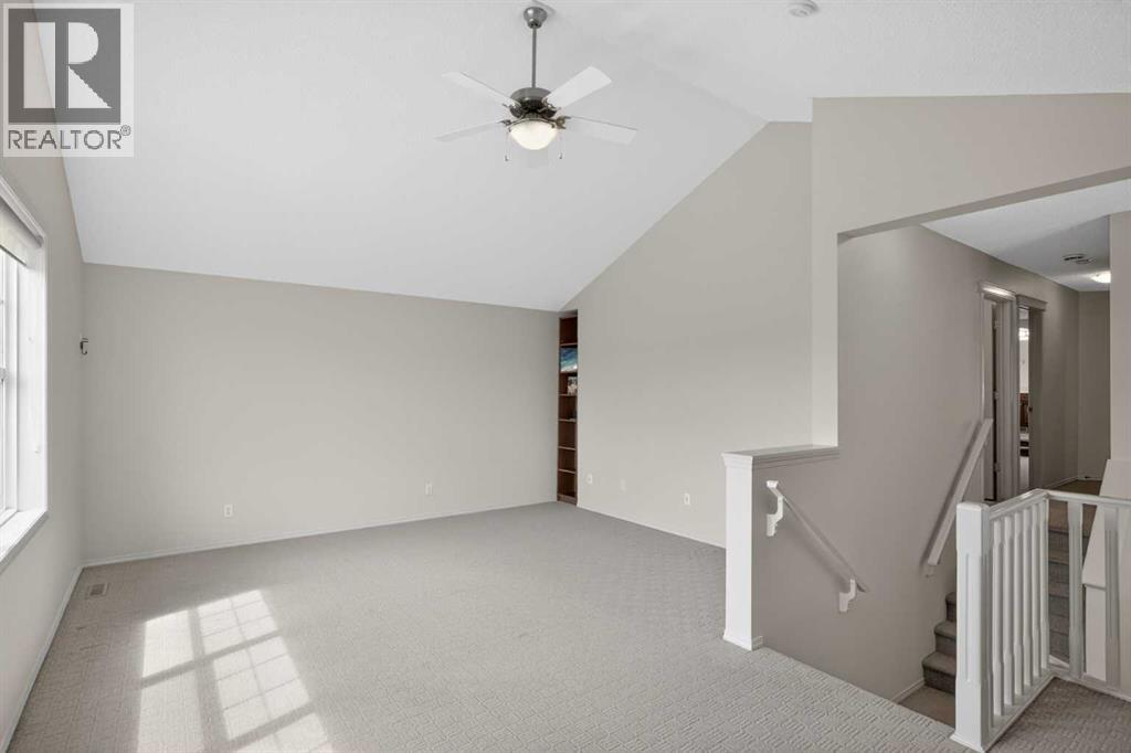 98 Cougarstone Close SW - 25