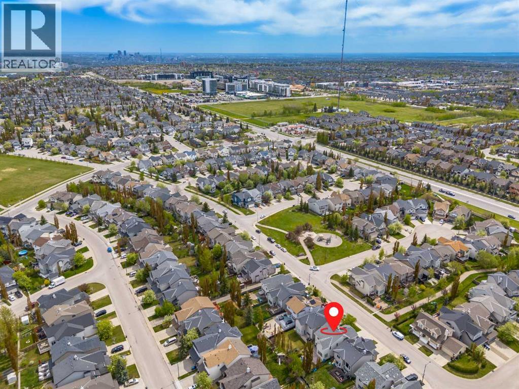98 Cougarstone Close SW - 44