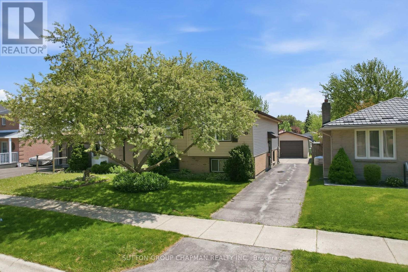 332 ARDSLEY CRESCENT - 27