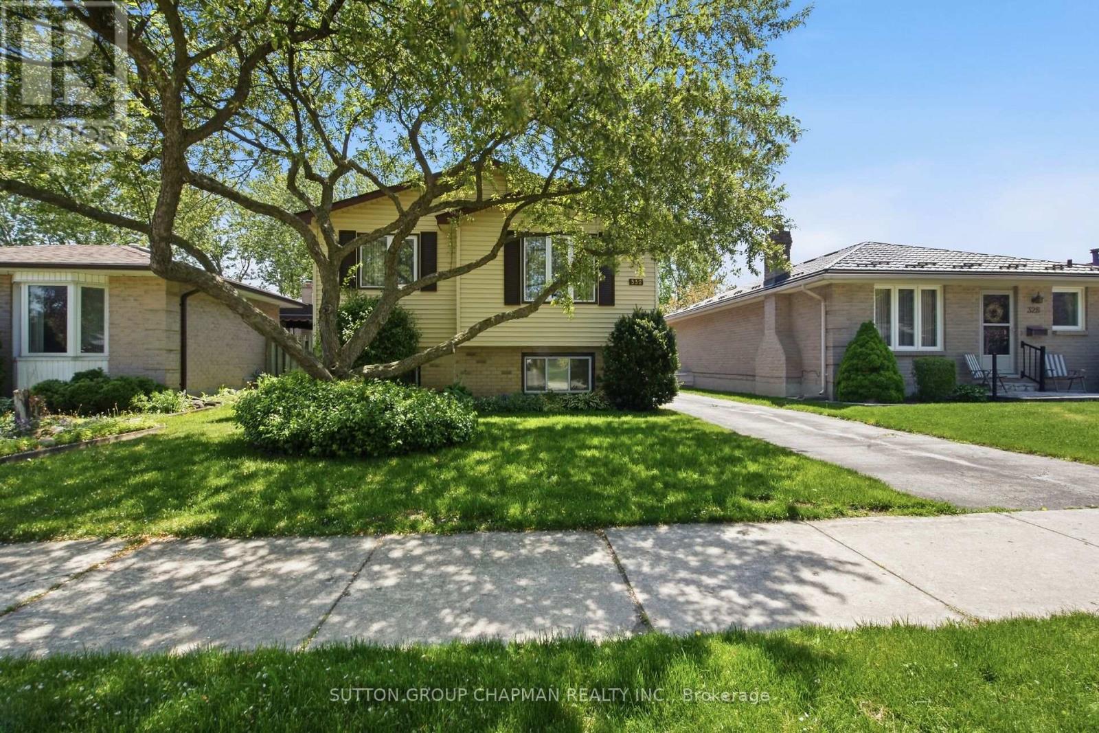 332 ARDSLEY CRESCENT - 33