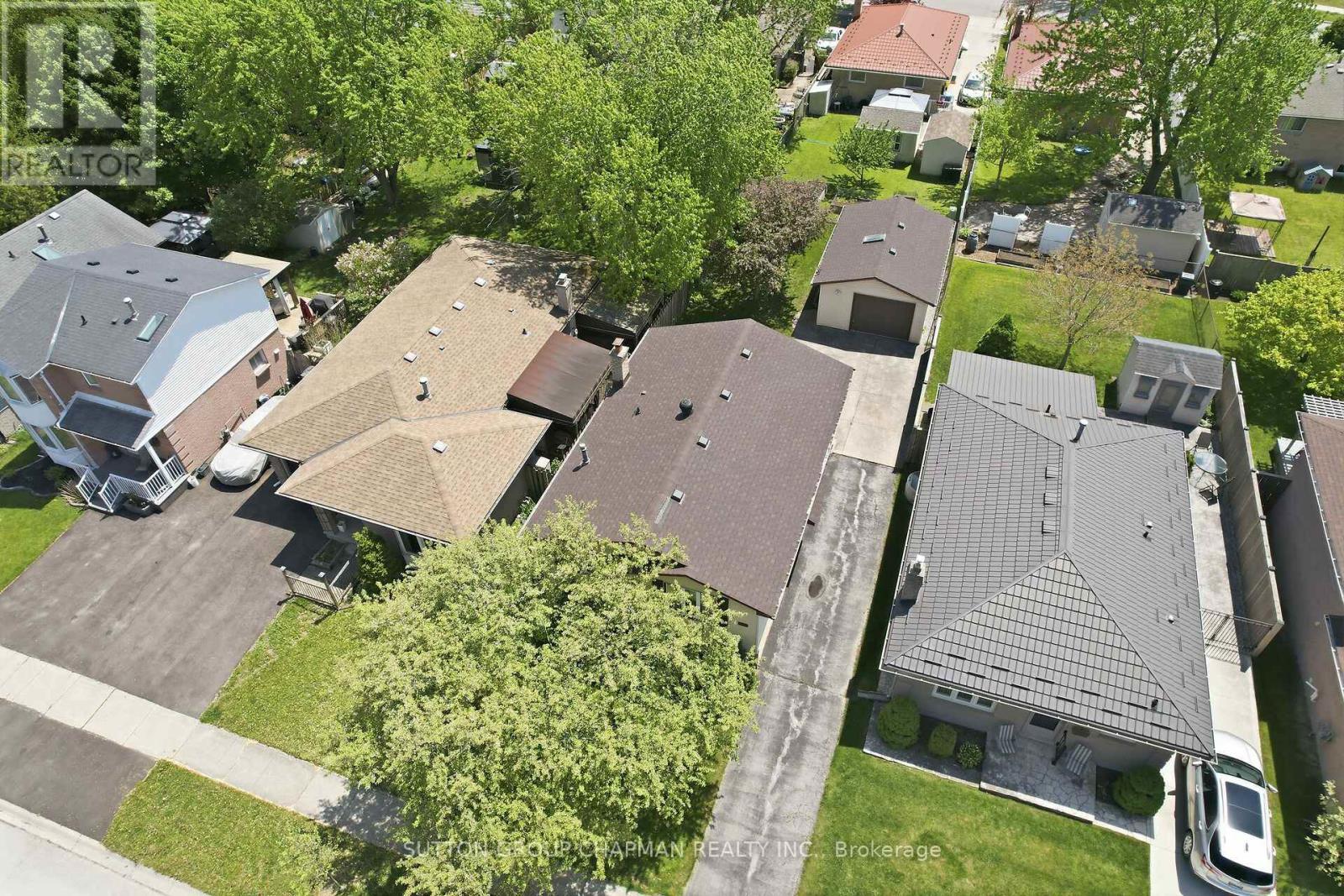 332 ARDSLEY CRESCENT - 40