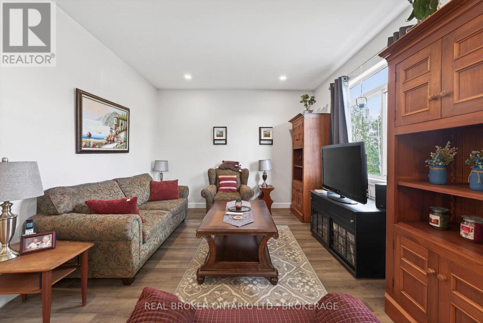 250 LOURDES AVENUE - 5
