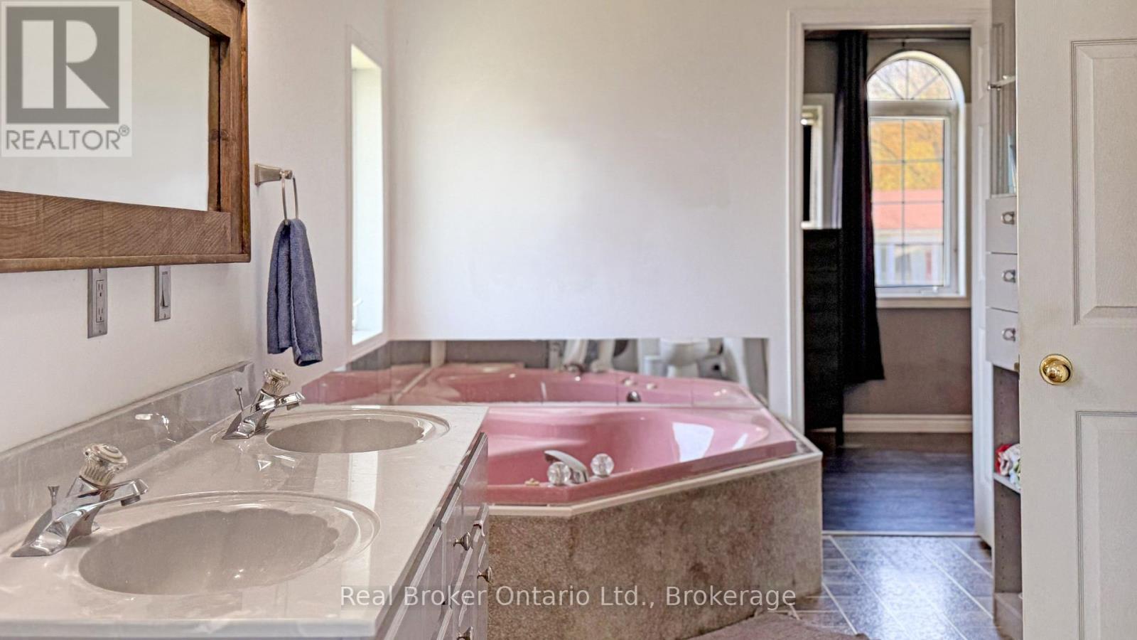 11 JAMES STREET W - 14