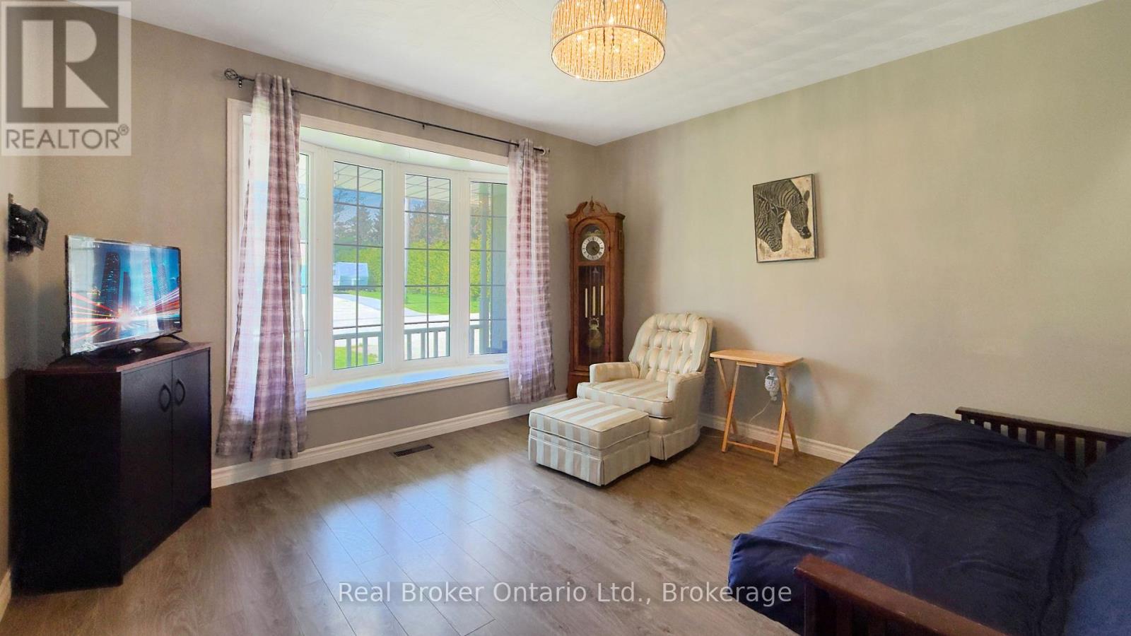 11 JAMES STREET W - 6