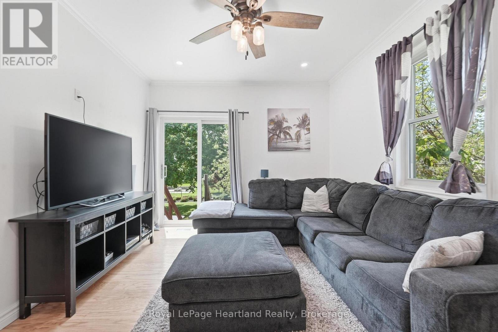 212 TOWNSEND STREET - 10