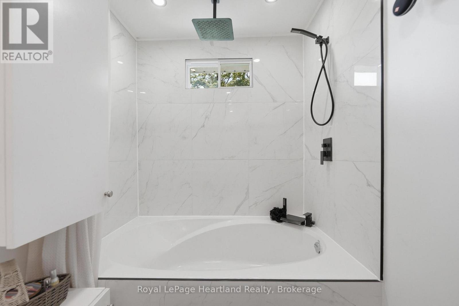 212 TOWNSEND STREET - 13