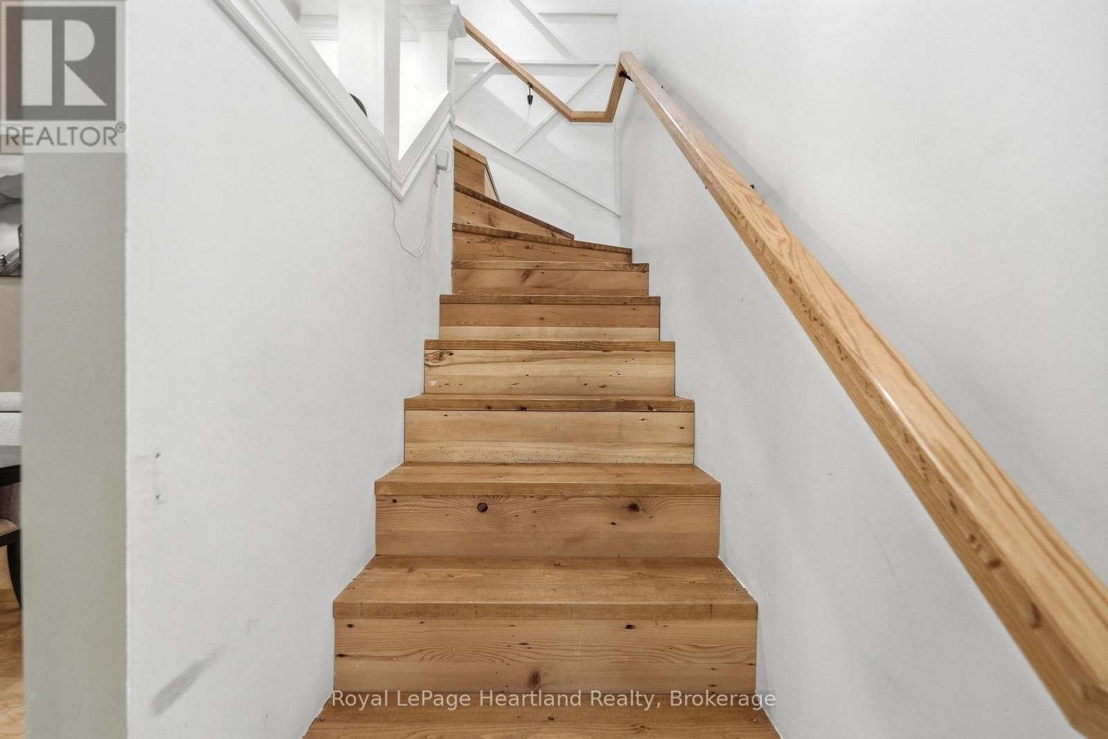 212 TOWNSEND STREET - 17
