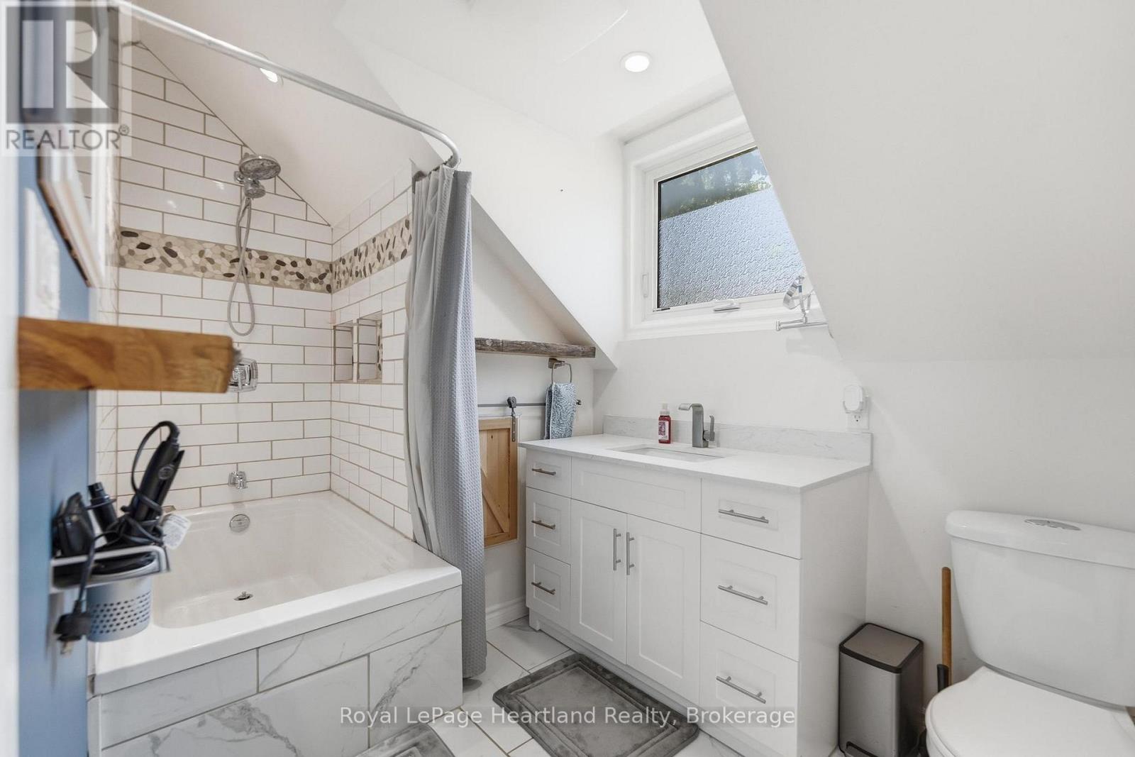 212 TOWNSEND STREET - 20