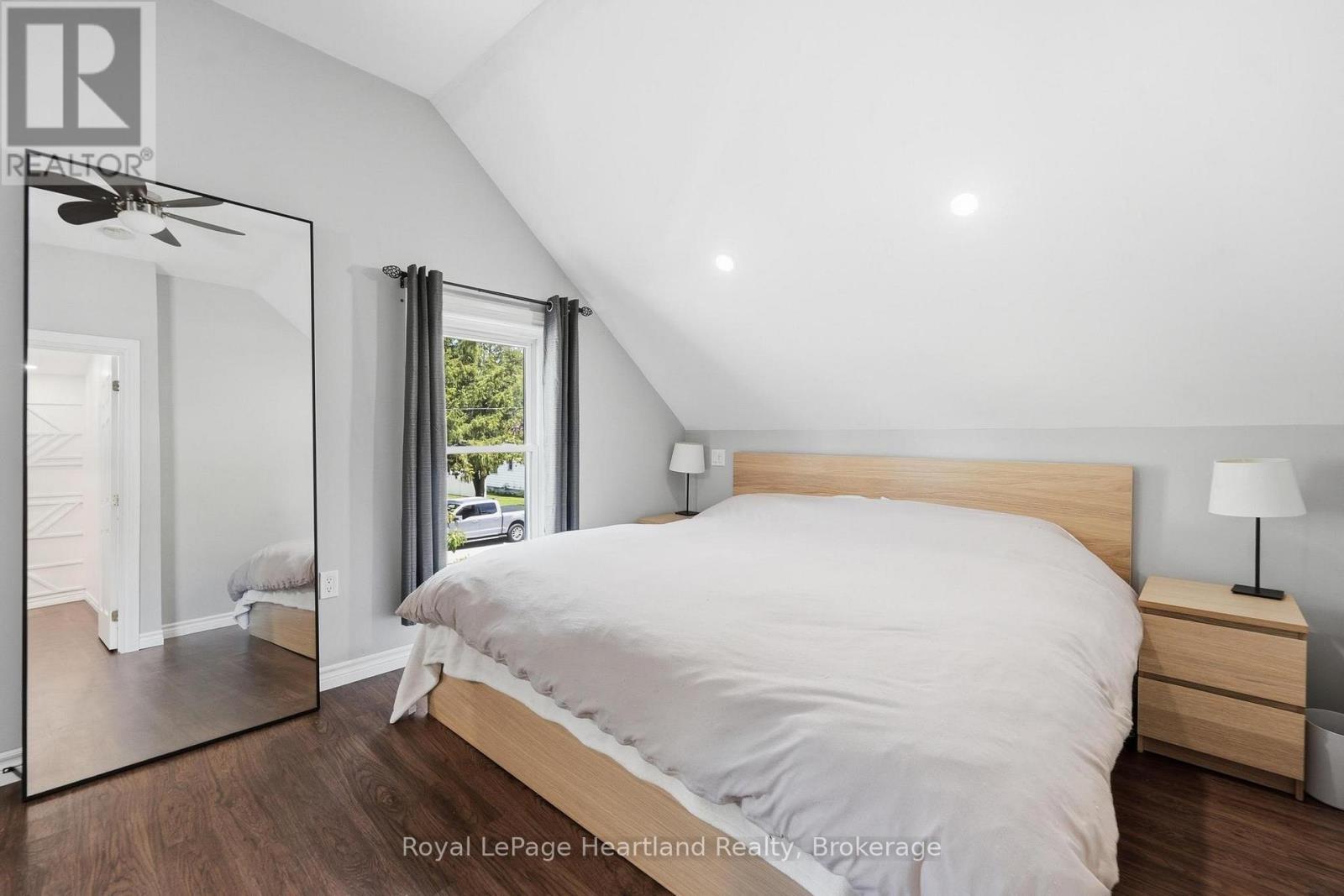 212 TOWNSEND STREET - 22
