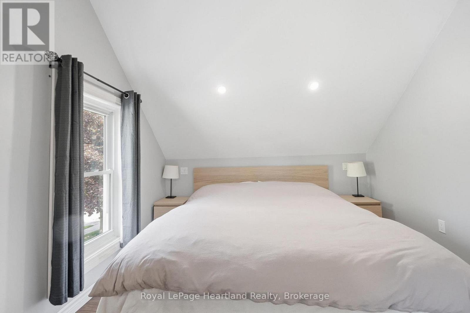 212 TOWNSEND STREET - 23