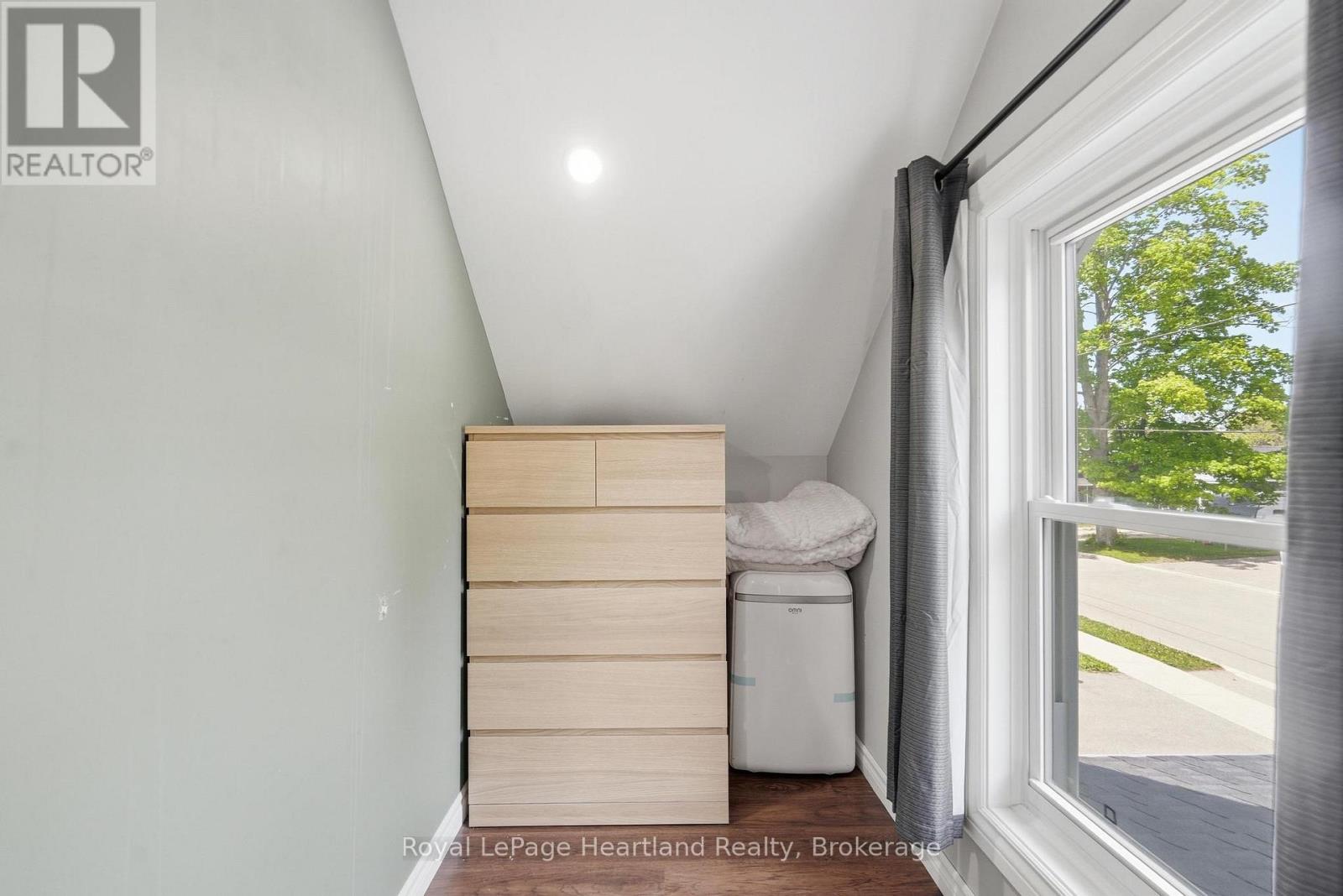 212 TOWNSEND STREET - 24