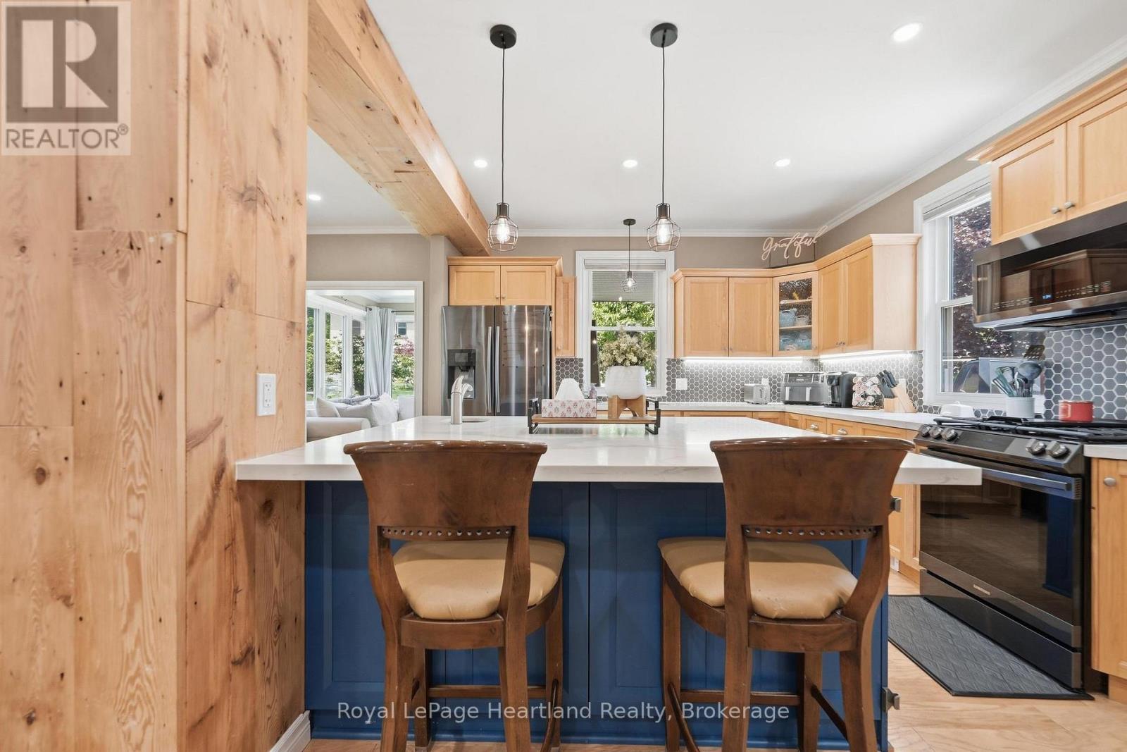 212 TOWNSEND STREET - 6