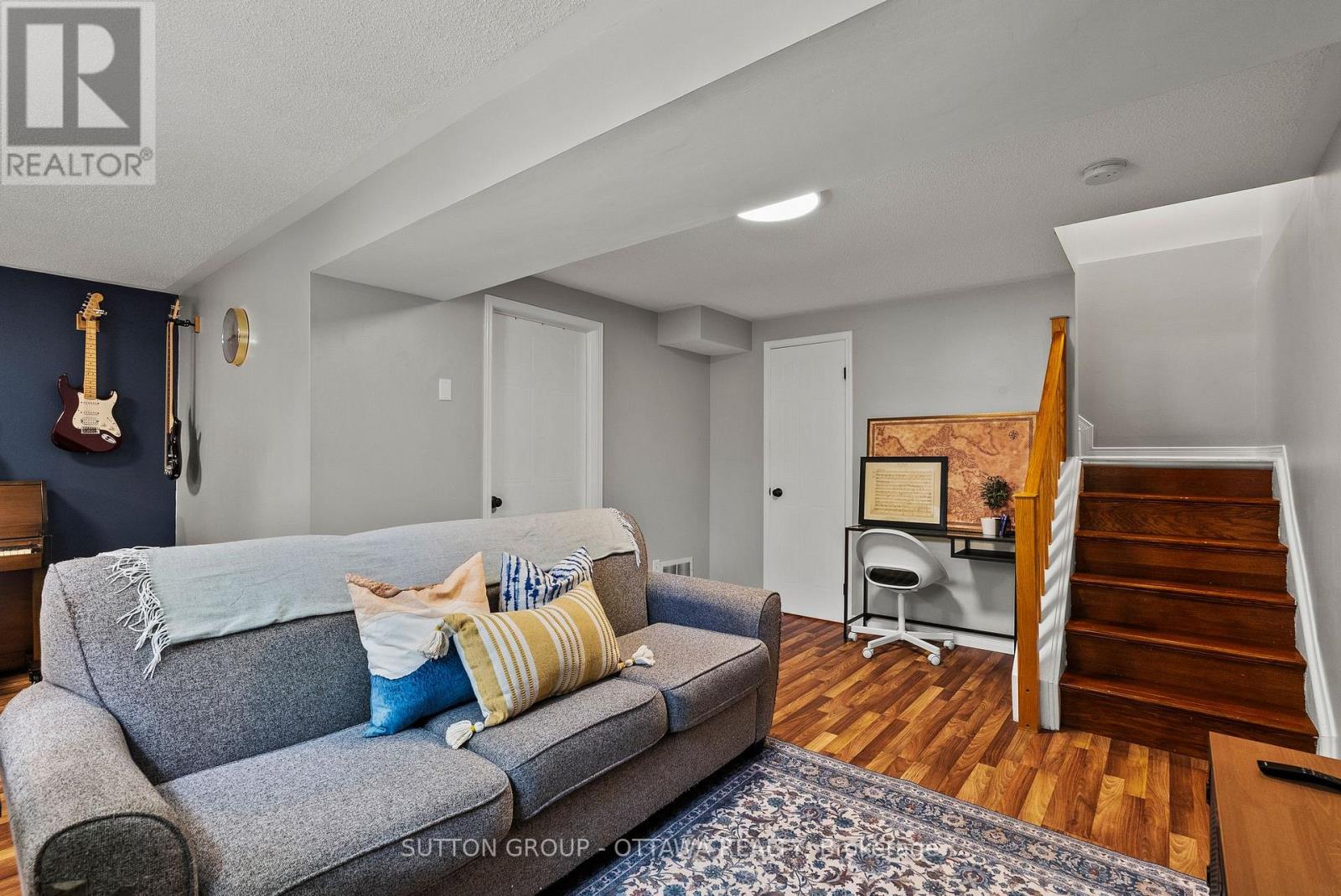 94 PIPER CRESCENT - 23
