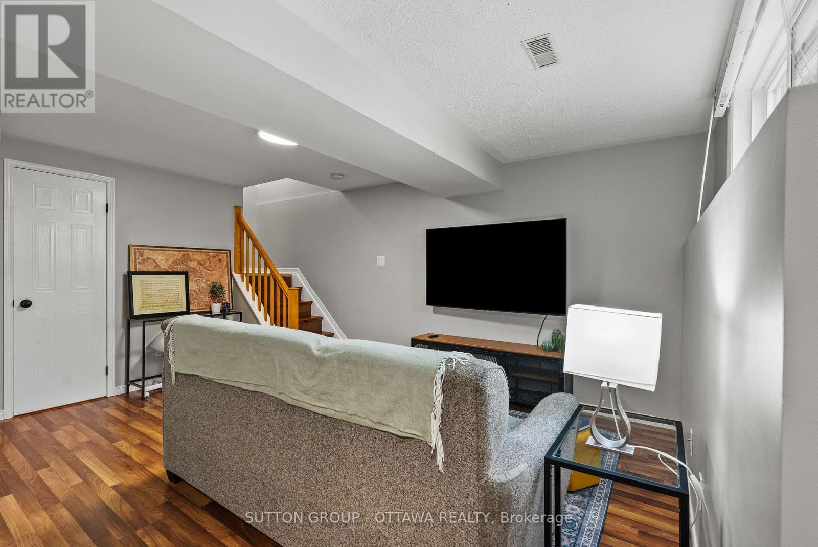 94 PIPER CRESCENT - 26