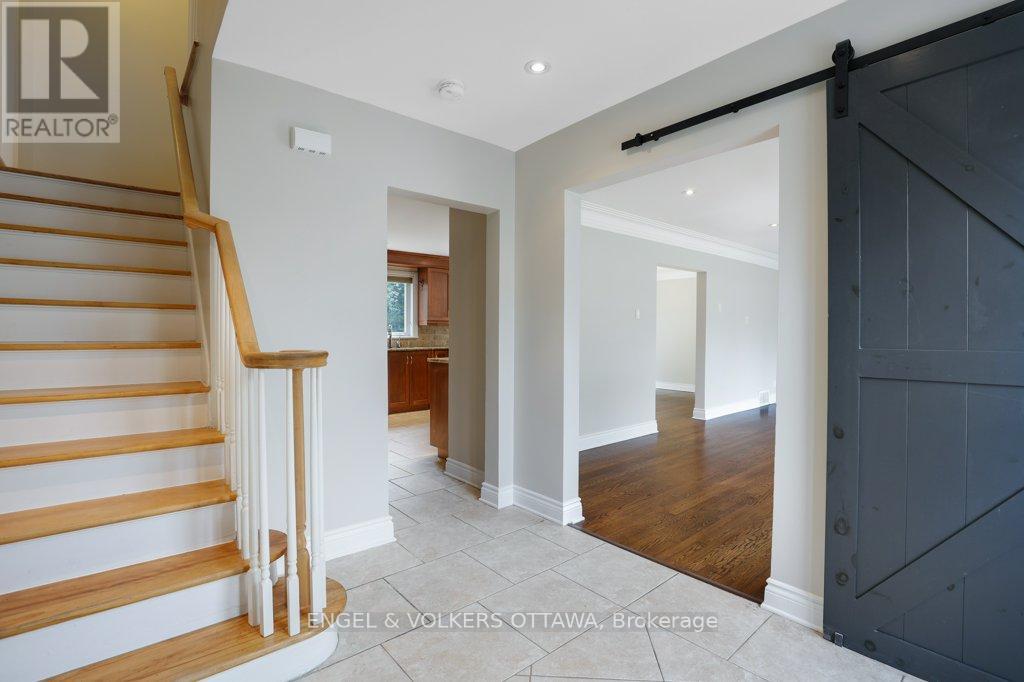 23 BISCAYNE CRESCENT - 4
