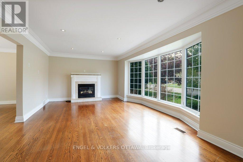 23 BISCAYNE CRESCENT - 6