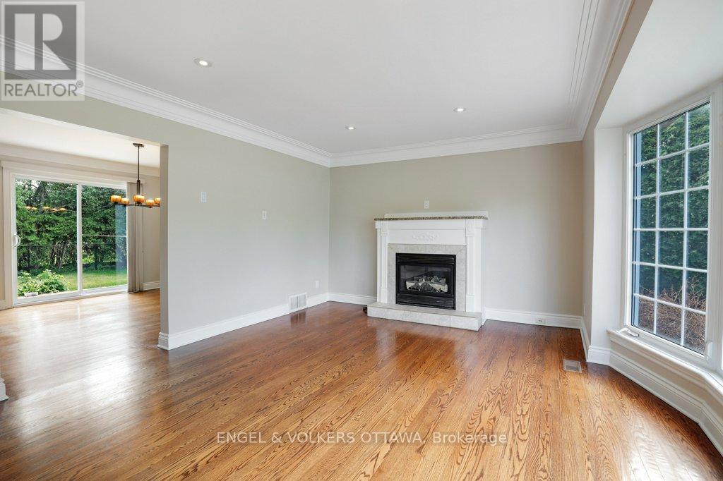 23 BISCAYNE CRESCENT - 8