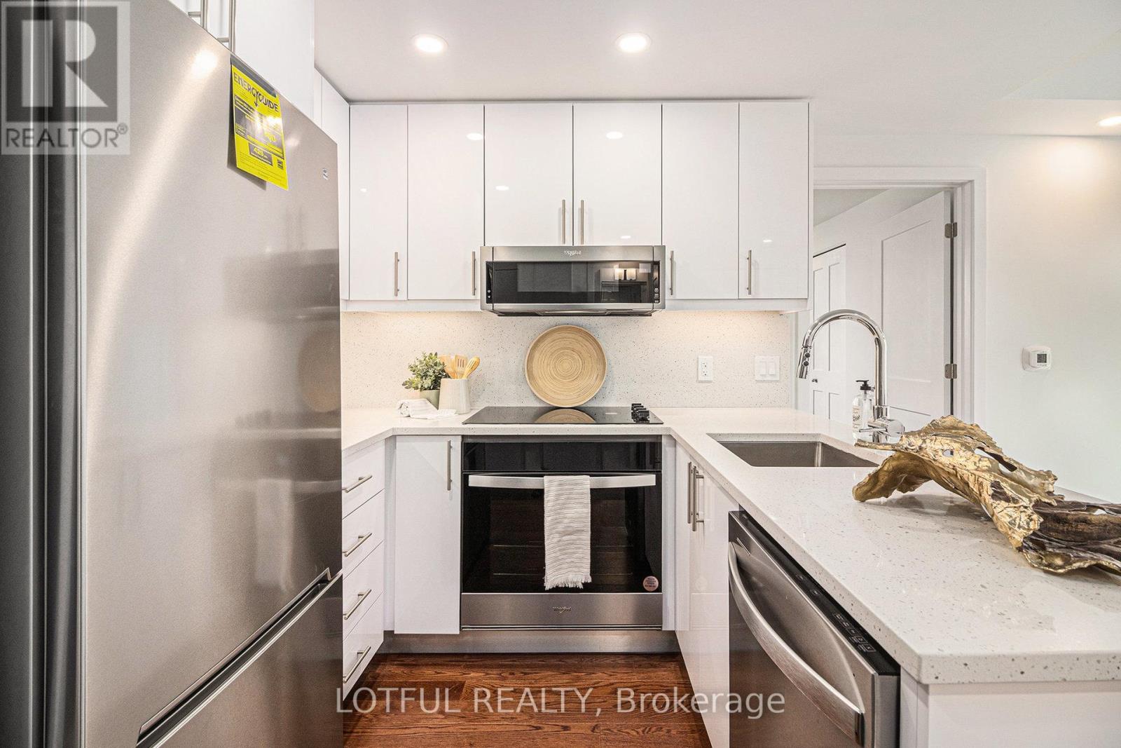 2 Bed, 1 Bath House for Rent in Ottawa – 2007 – 180 GEORGE STREET, Ottawa – MLS# X13207584 - Image 25