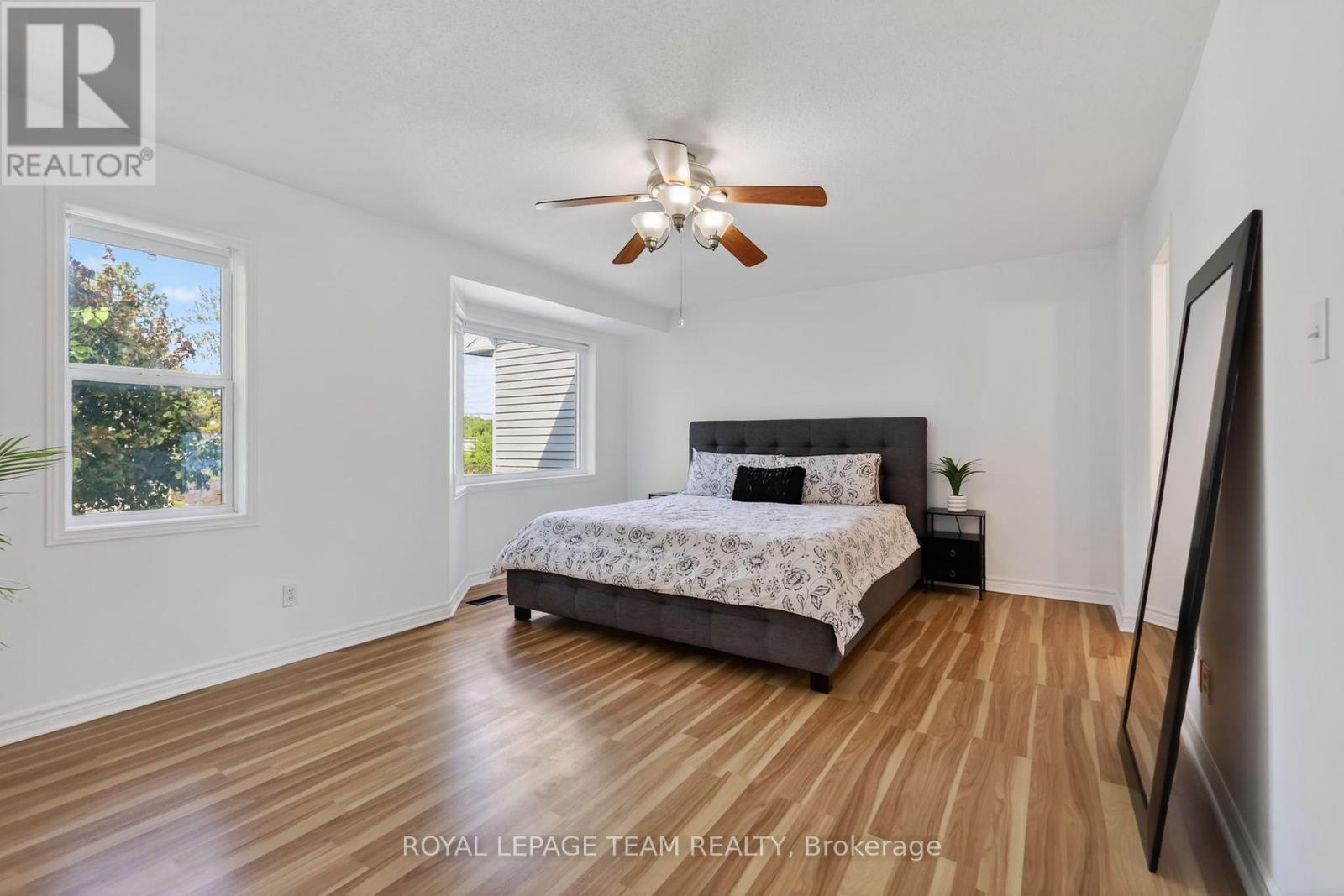 4 MILL HILL ROAD - 16