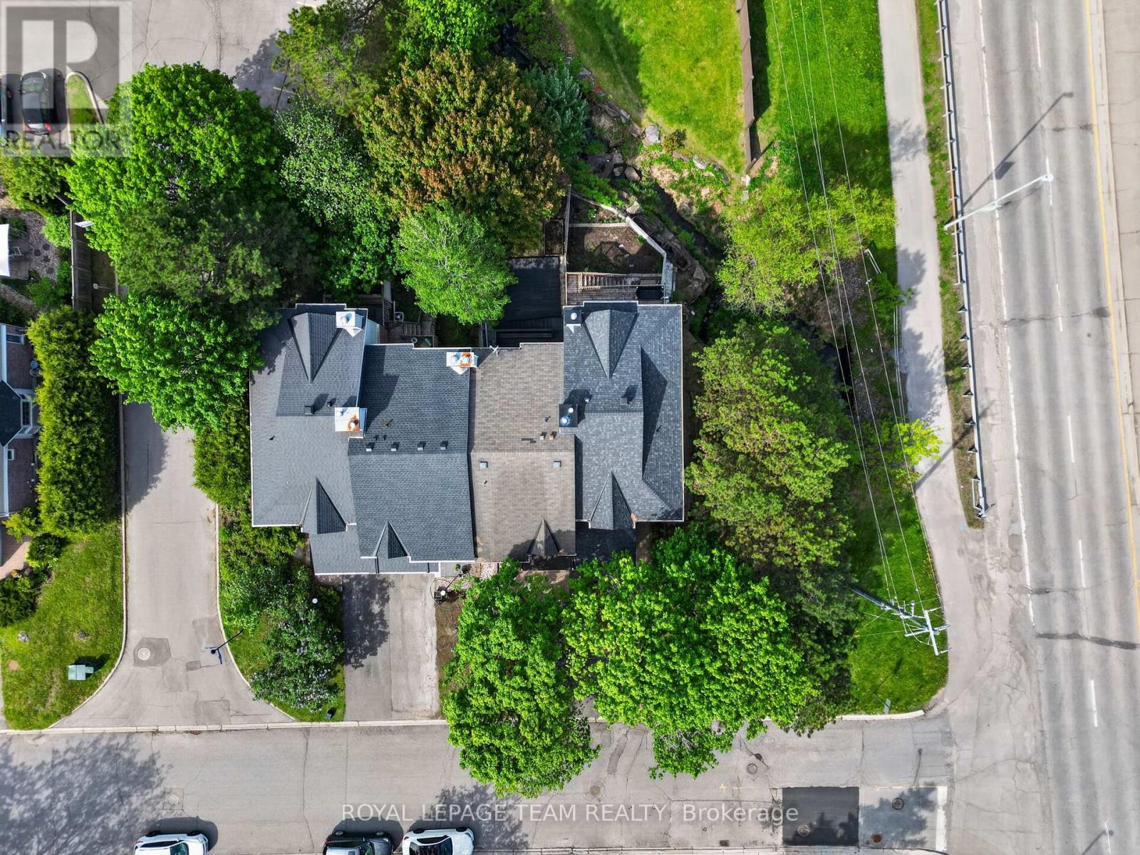 4 MILL HILL ROAD - 35