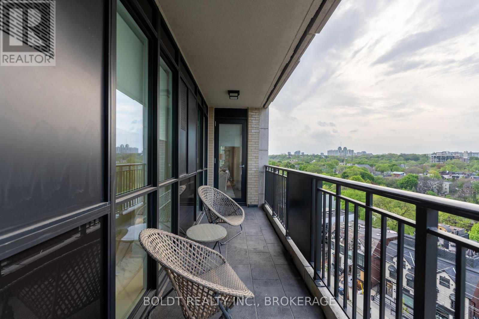 #702 181 DAVENPORT ROAD - 20