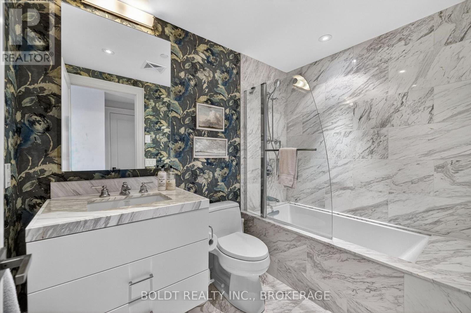 #702 181 DAVENPORT ROAD - 26