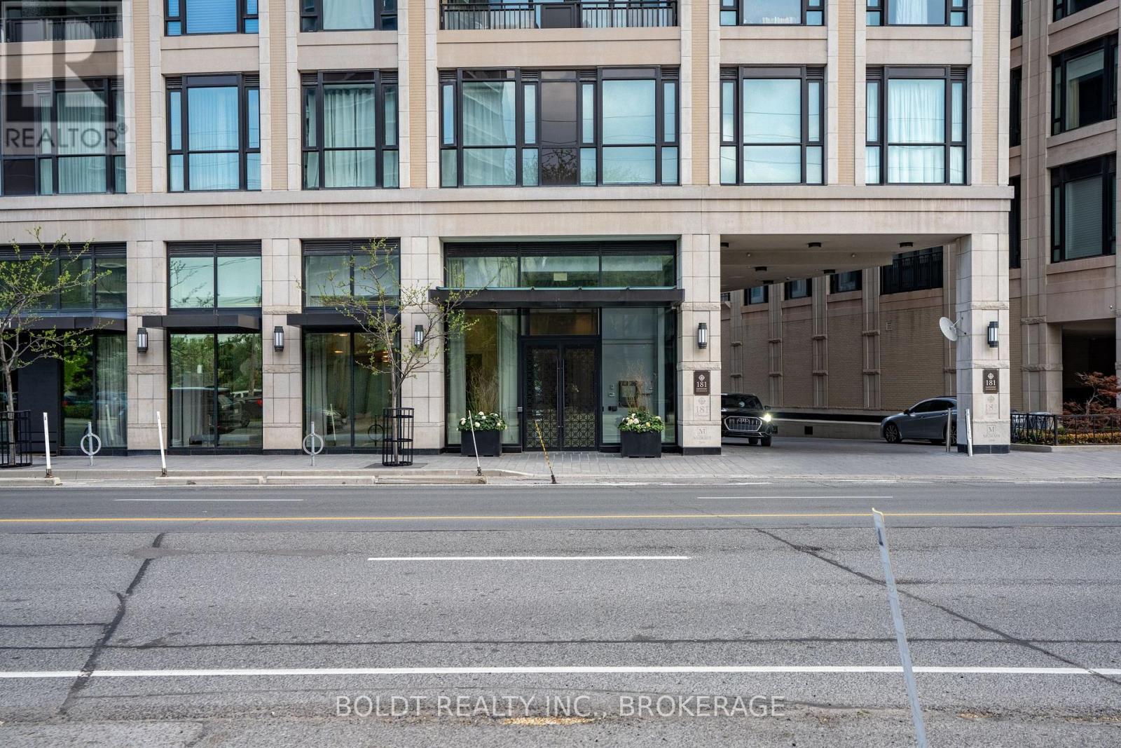 #702 181 DAVENPORT ROAD - 50