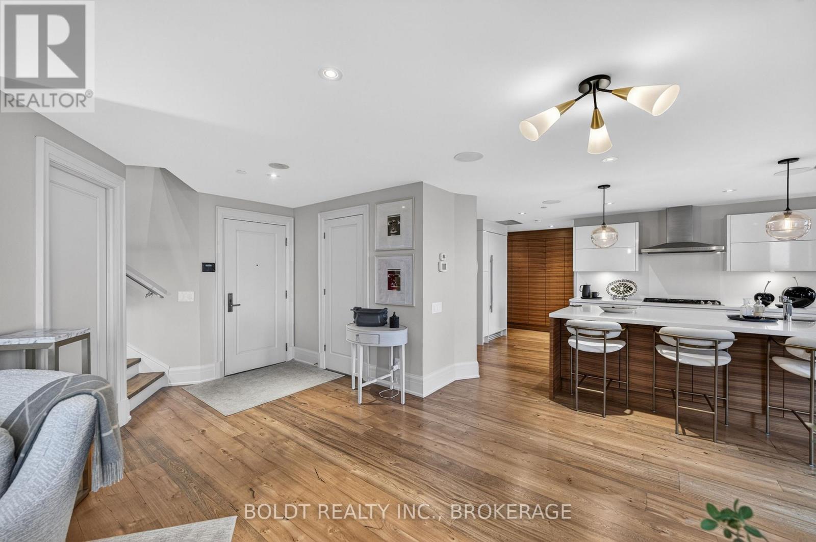 #702 181 DAVENPORT ROAD - 9