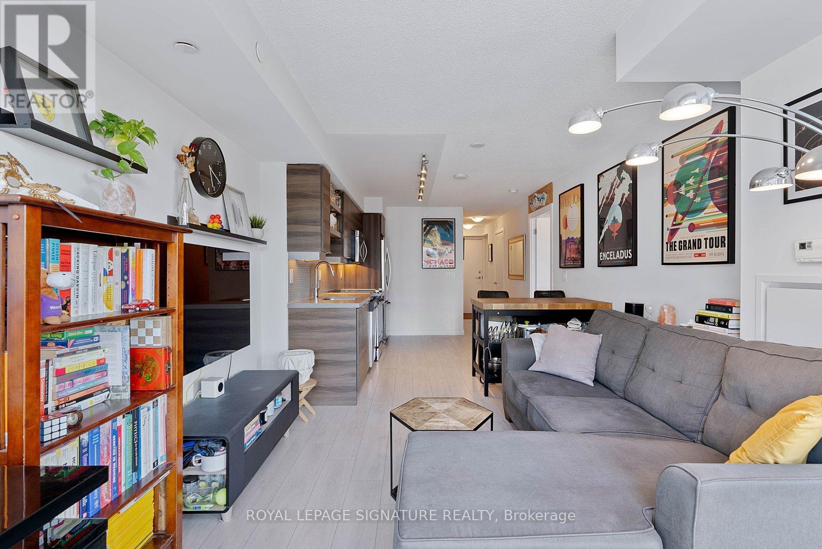 #710 525 ADELAIDE STREET W - 5