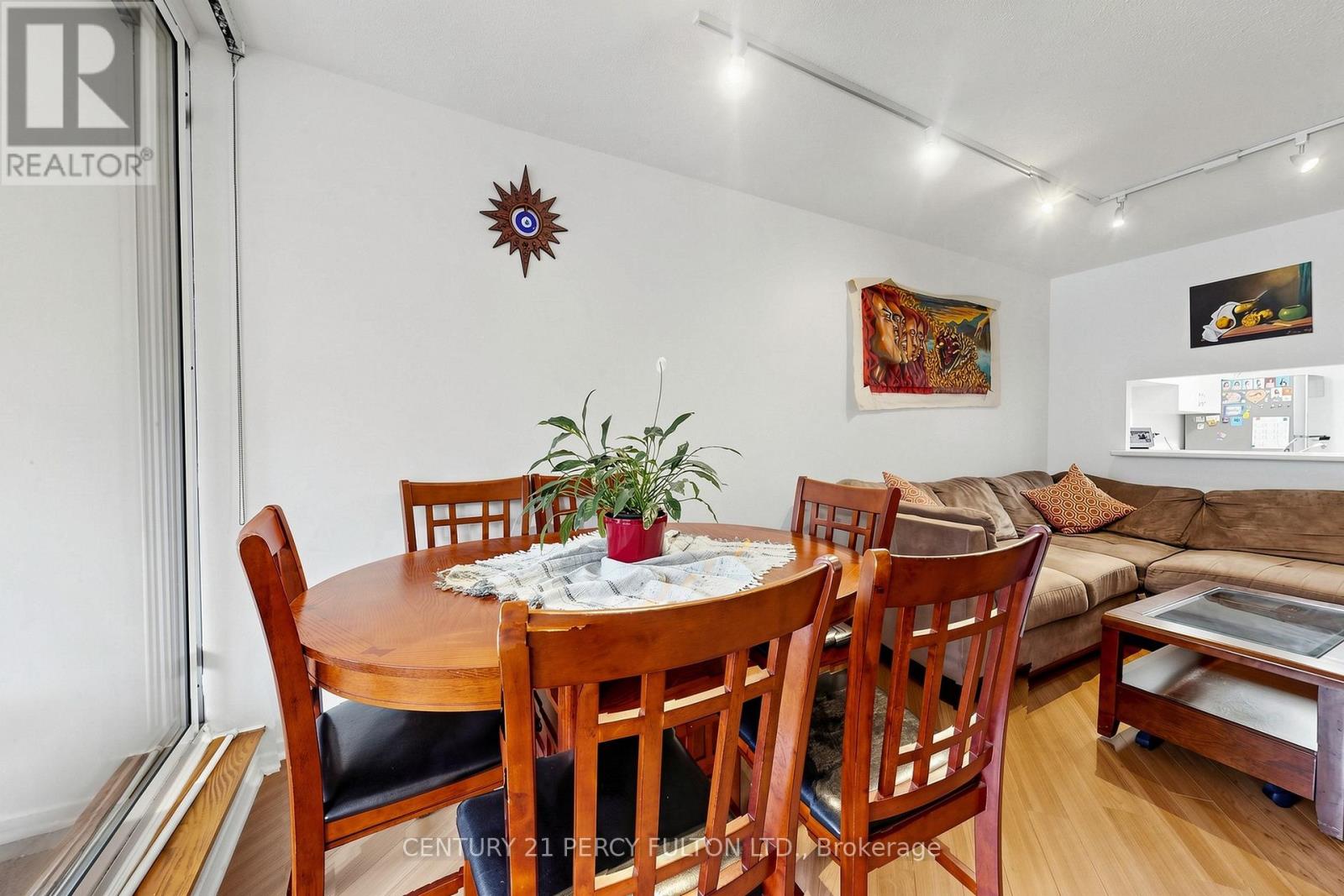 #224 77 MAITLAND PLACE - 11