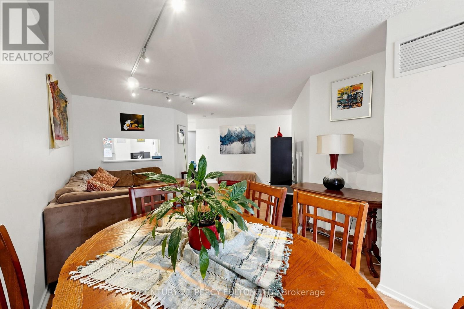#224 77 MAITLAND PLACE - 12