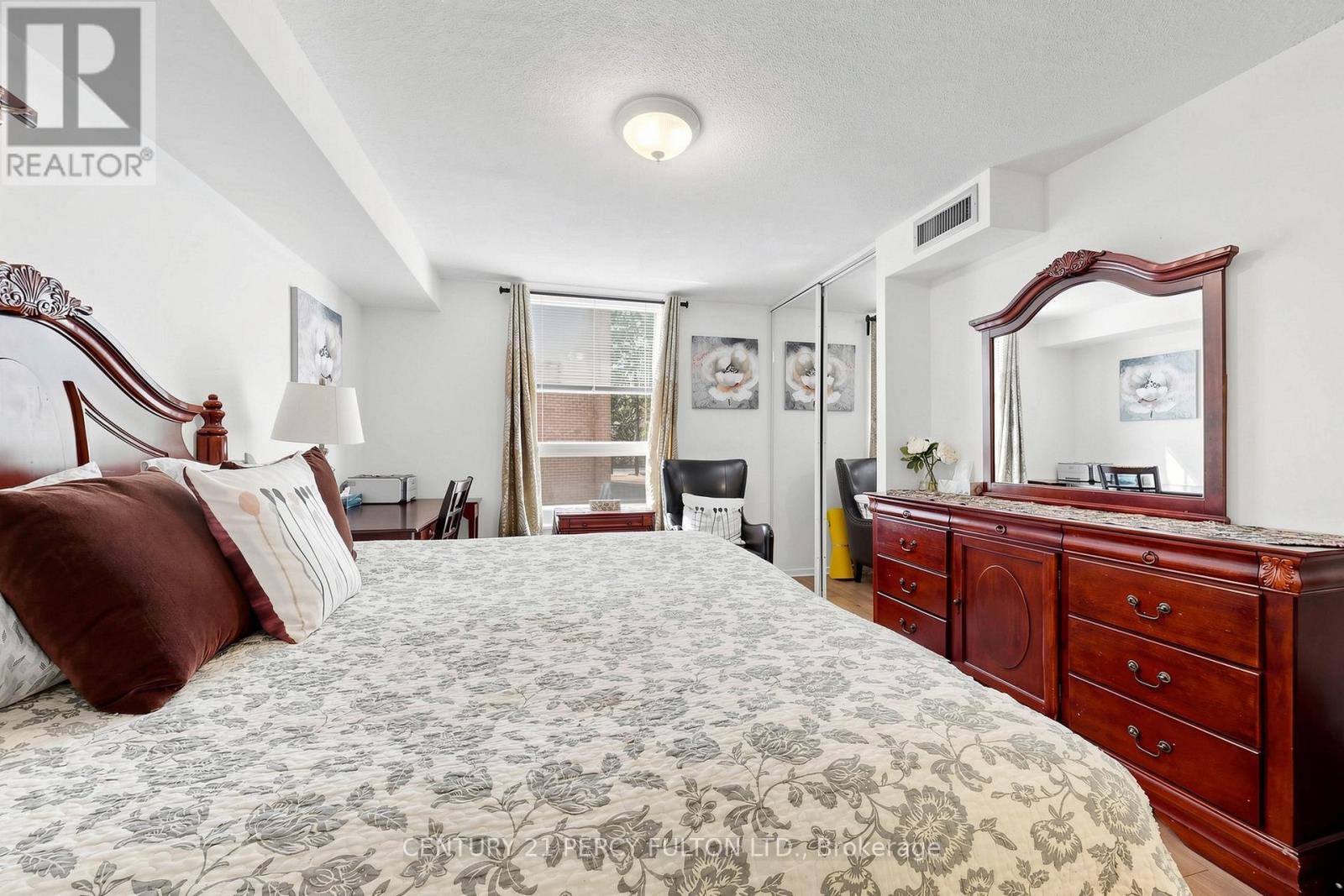#224 77 MAITLAND PLACE - 18