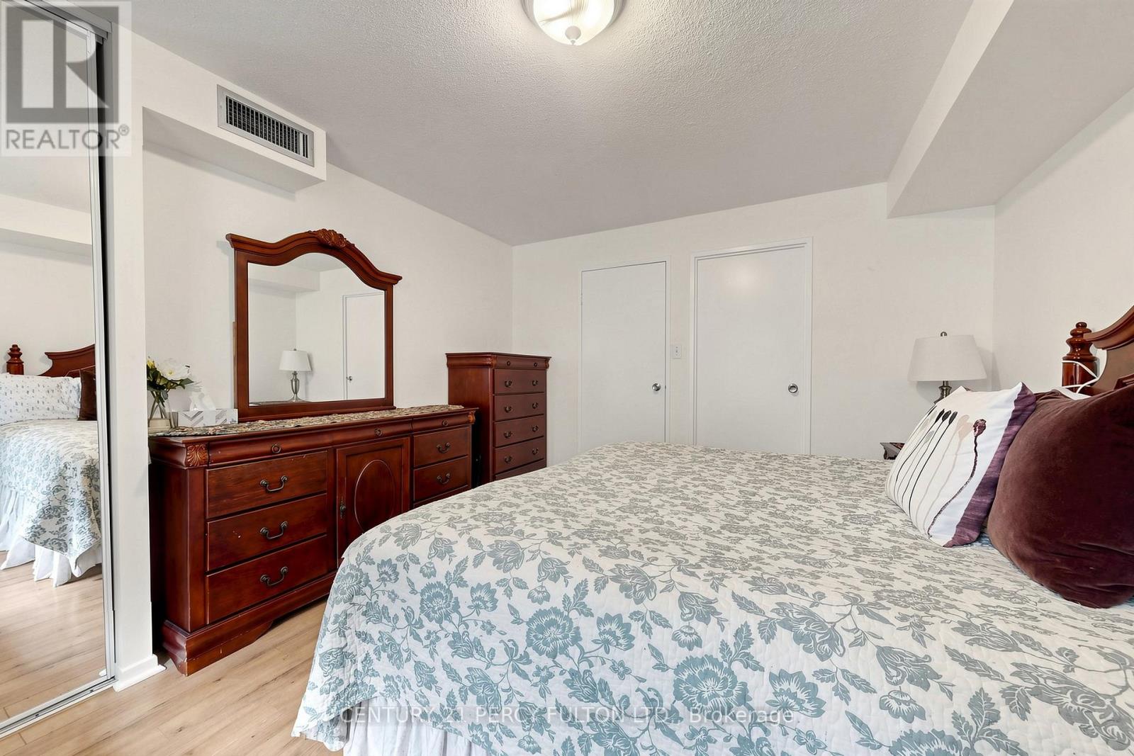 #224 77 MAITLAND PLACE - 19