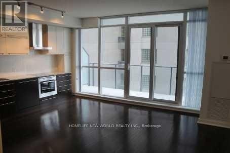 #808 770 BAY STREET - Image 2