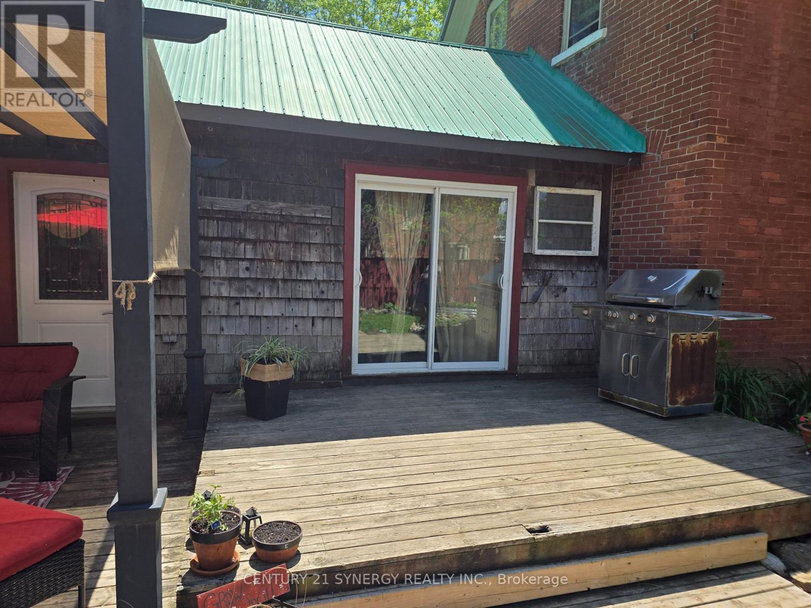 49 QUEEN STREET N - 33