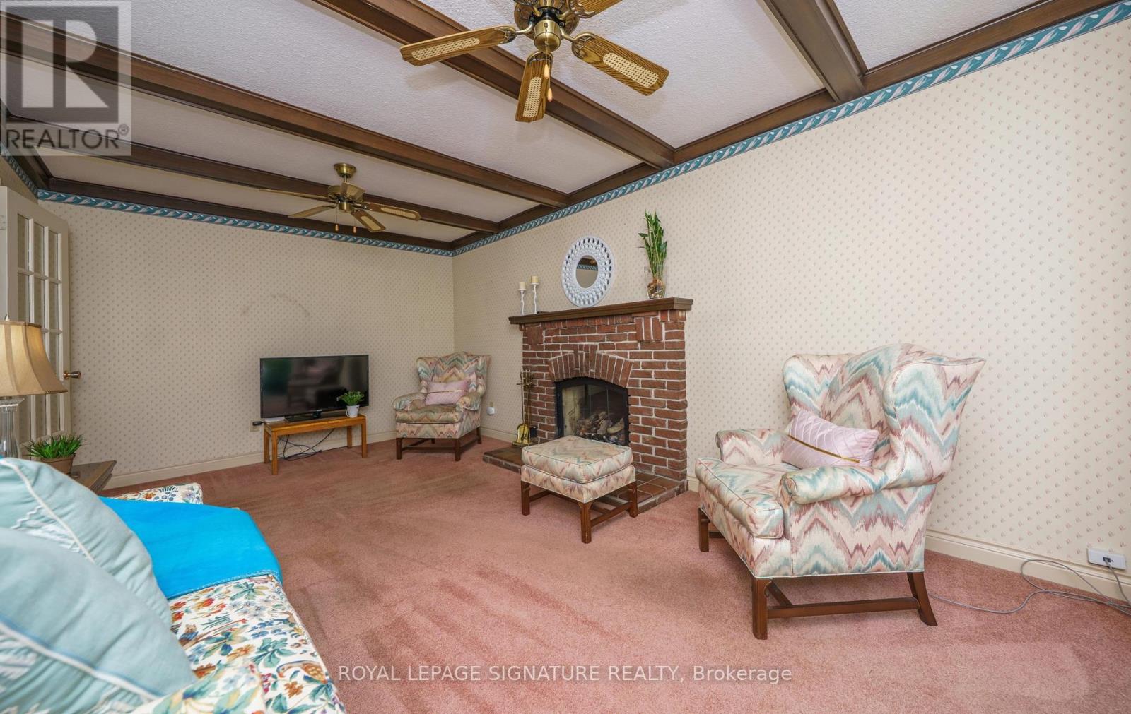 11 GABLEHURST CRESCENT - 16