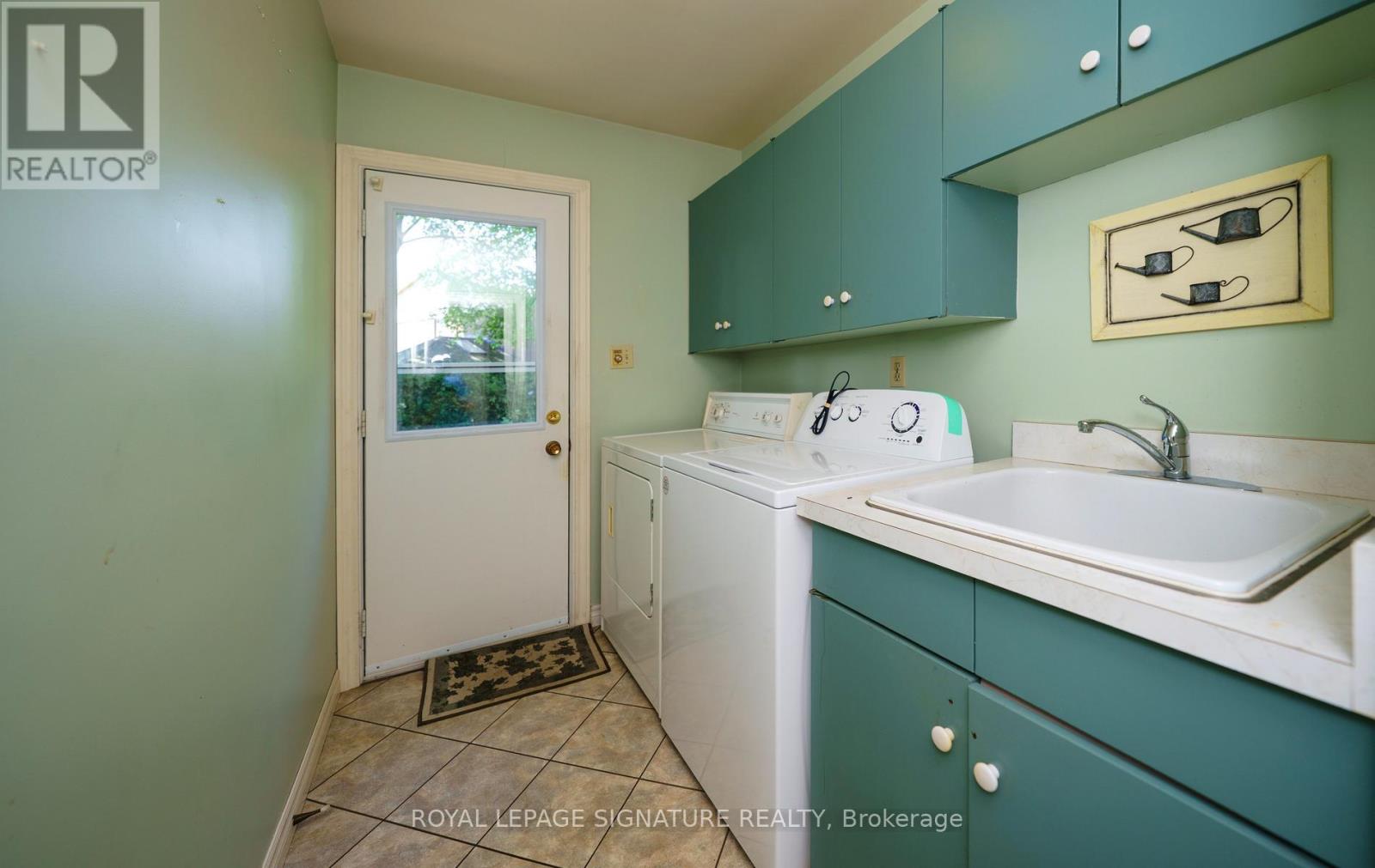 11 GABLEHURST CRESCENT - 19