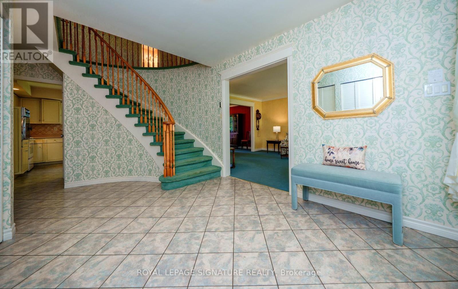 11 GABLEHURST CRESCENT - 4