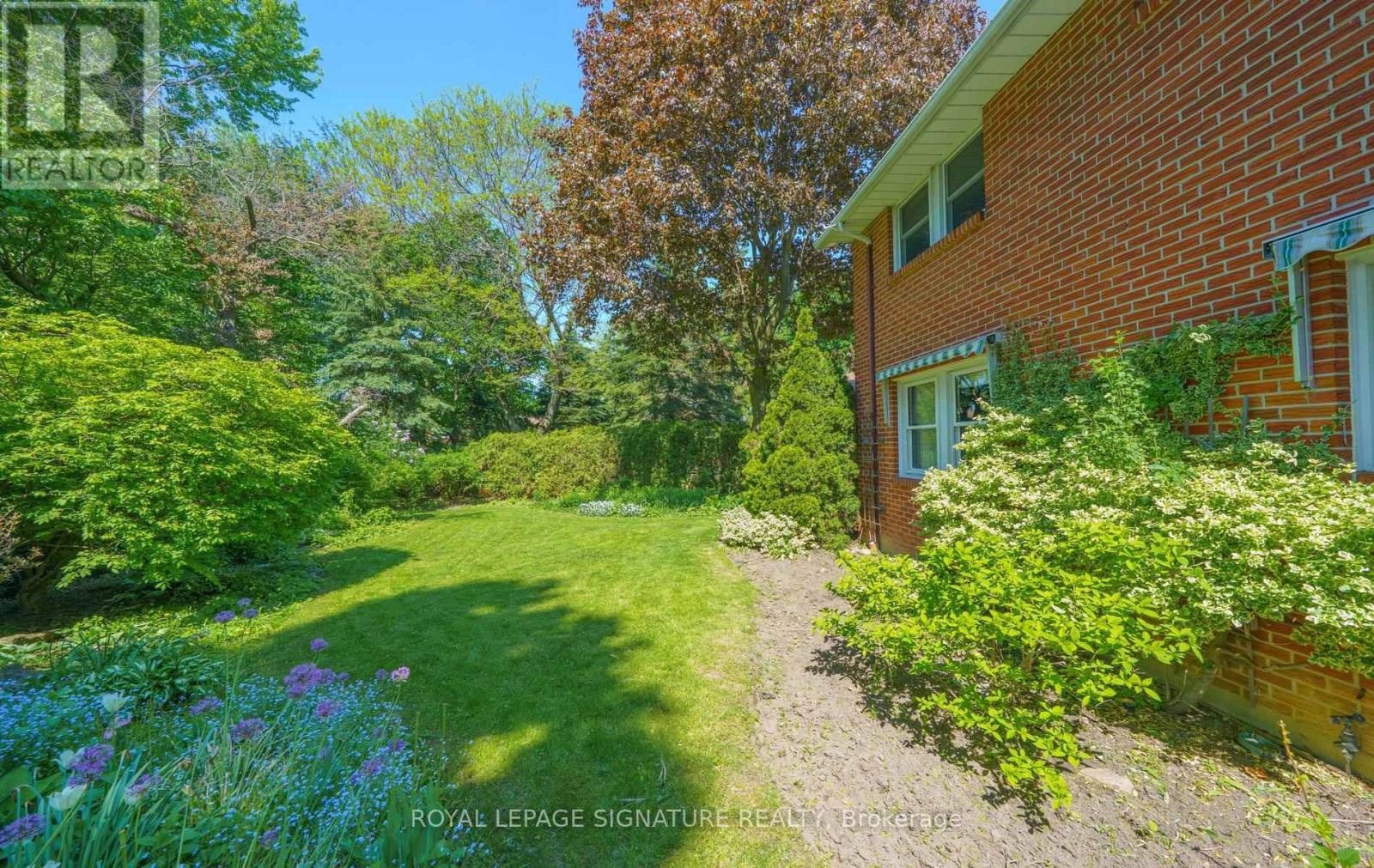 11 GABLEHURST CRESCENT - 48
