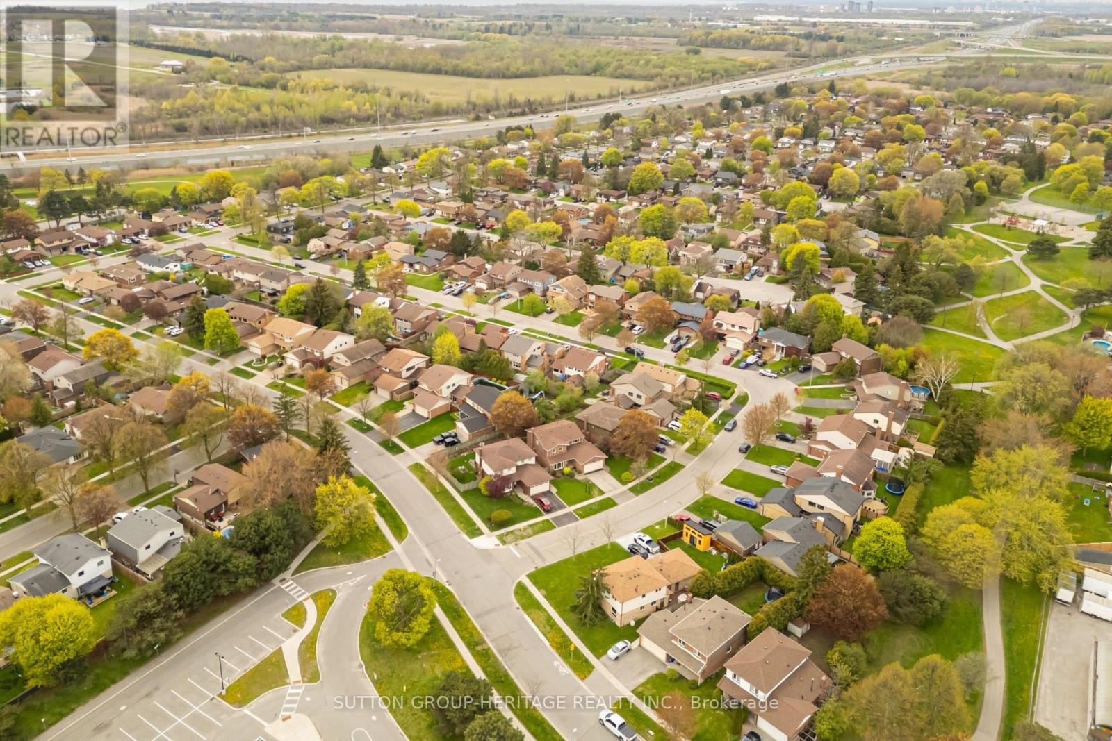 41 CARTER CRESCENT - 32