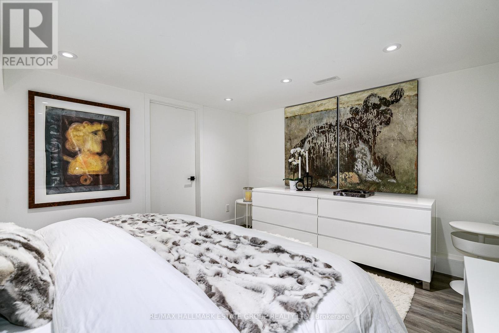 36 KENT ROAD - 37