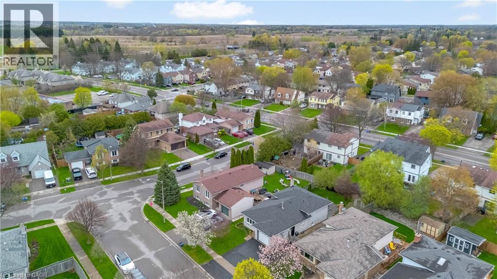 57 COXWELL Crescent - 43