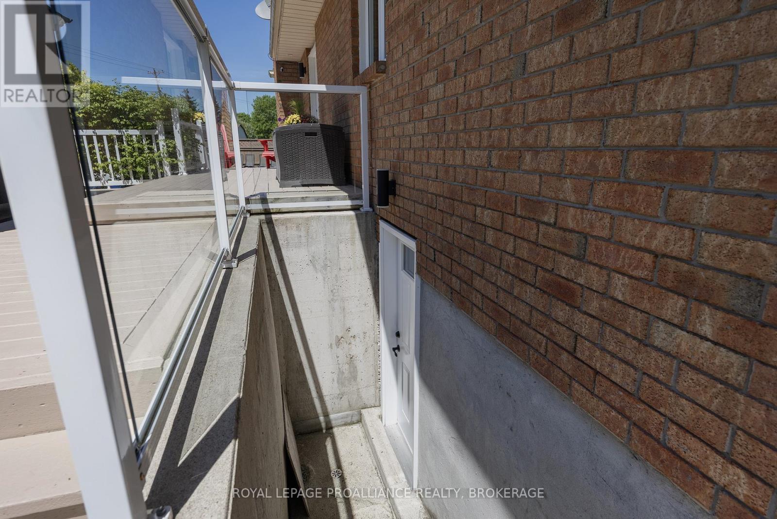 1423 COTTSMERE COURT - 33