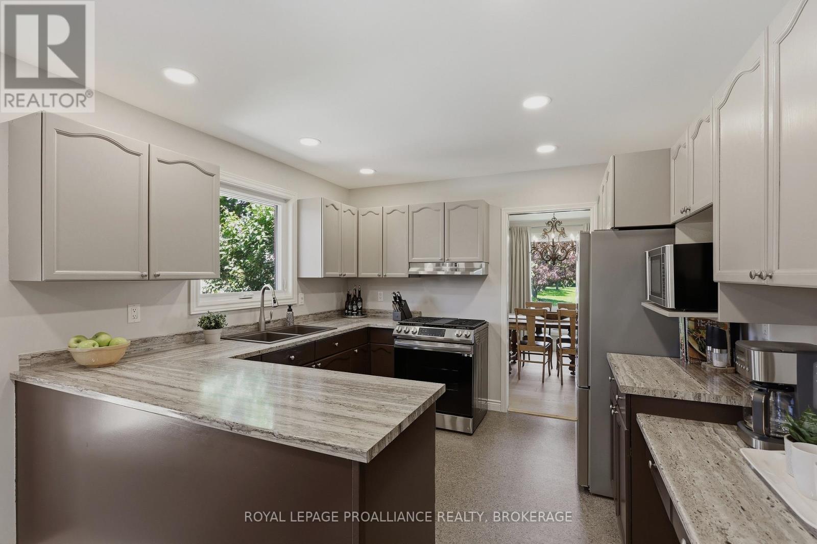 1423 COTTSMERE COURT - 8