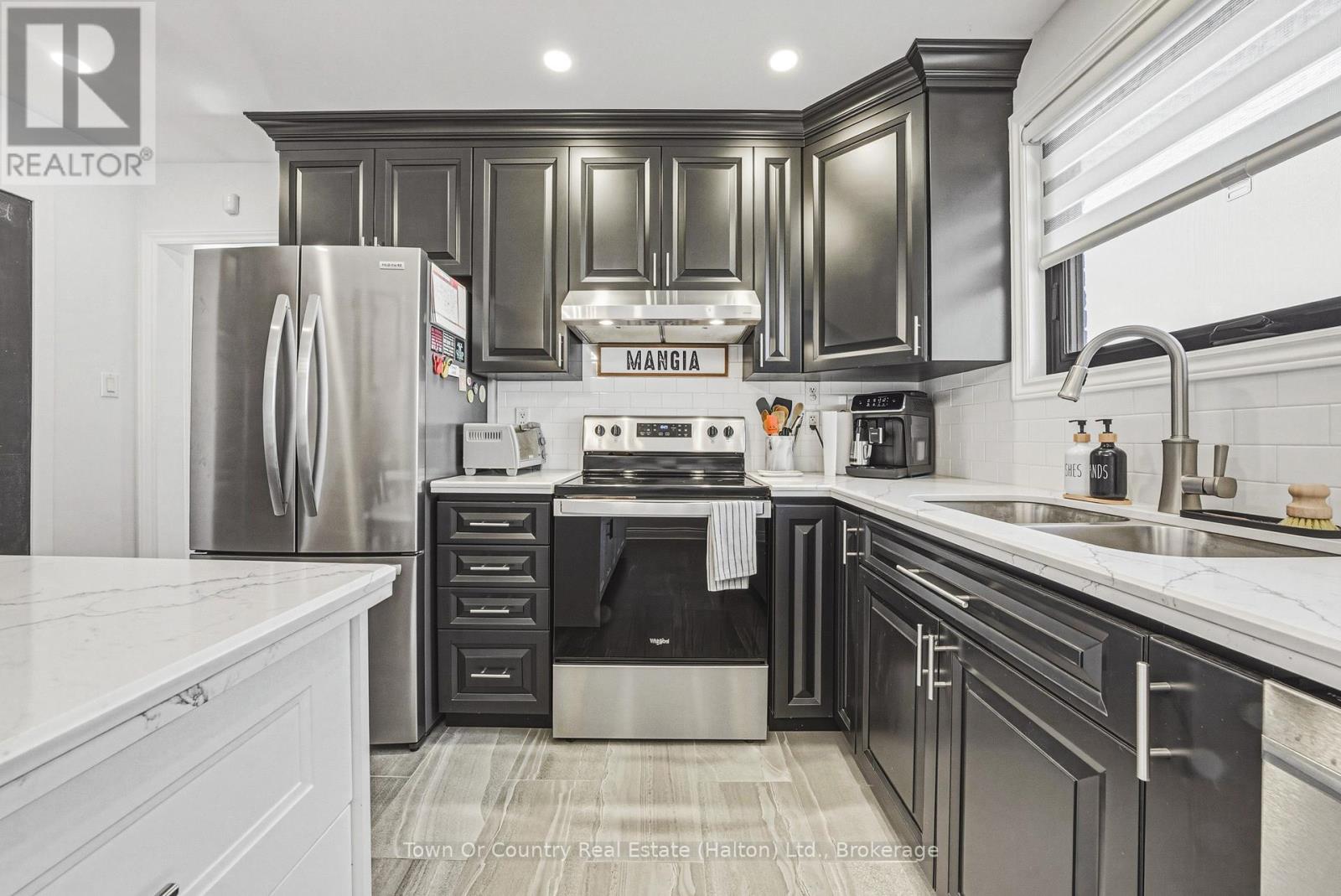 729 COULSON AVENUE - 7