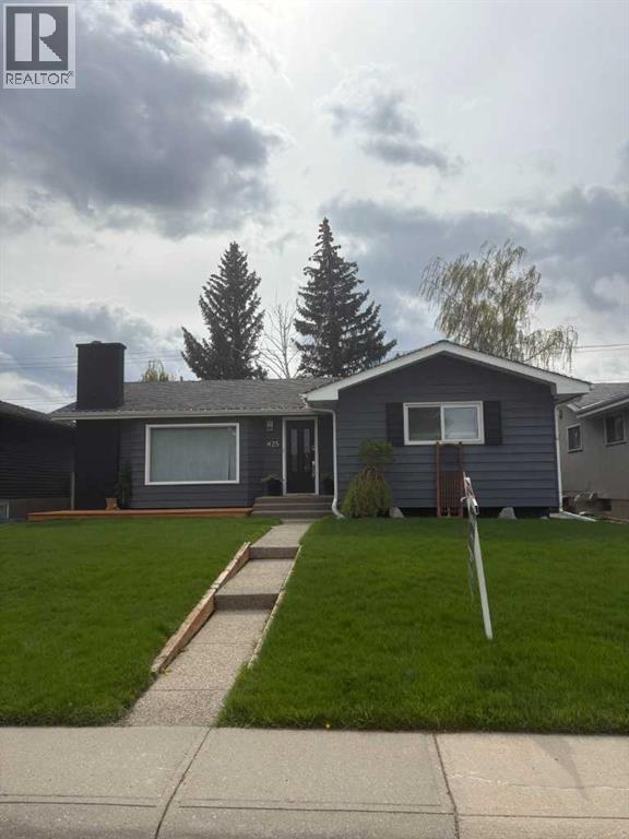 425 Woodland Crescent SE - Image 2