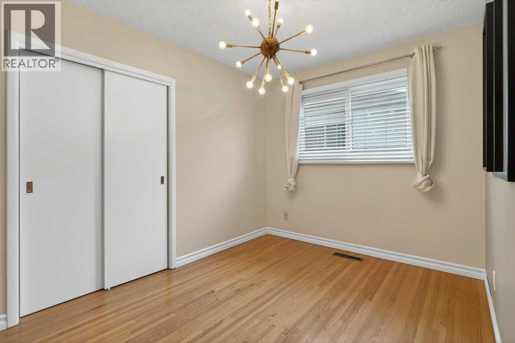 425 Woodland Crescent SE - 24