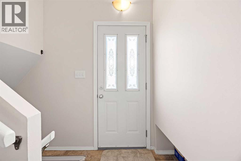 7720 Hunterquay Road NW - 28
