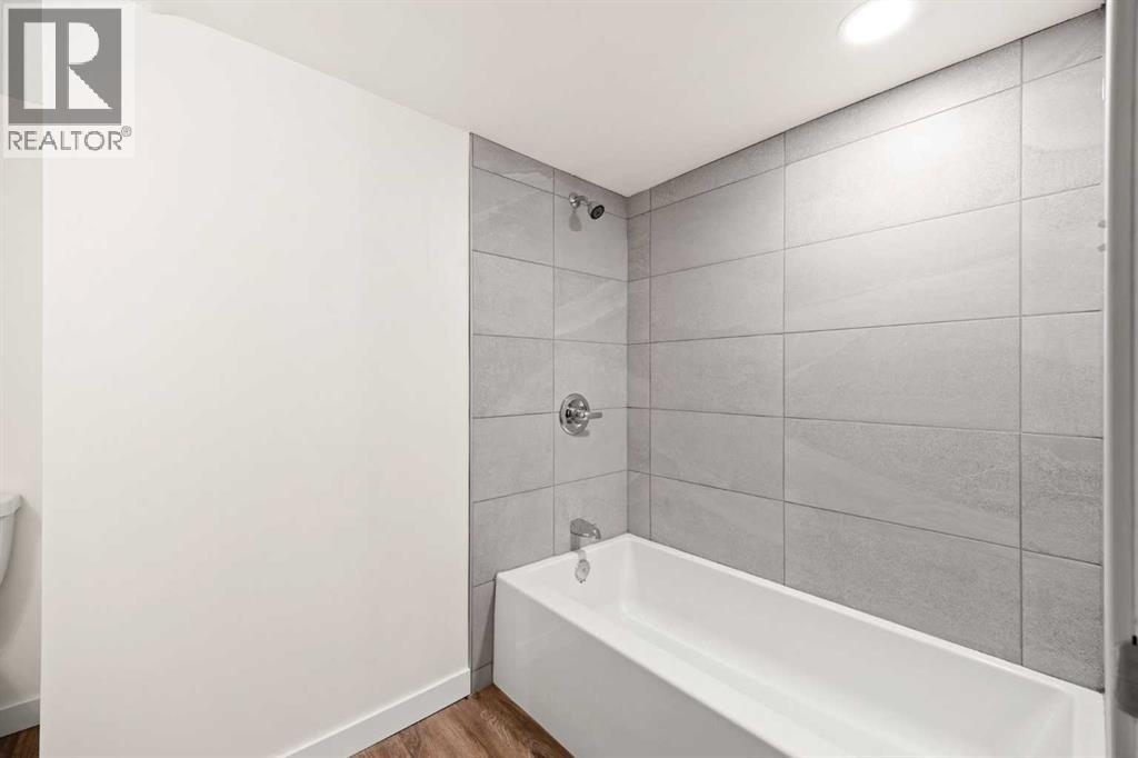 7720 Hunterquay Road NW - 36